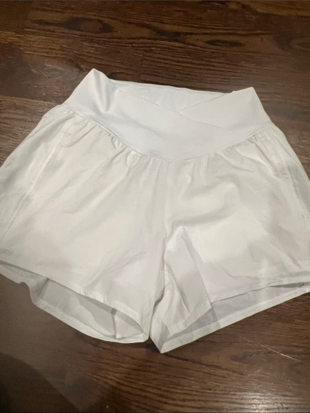HALARA White Cross-Over Waistband Athletic Shorts